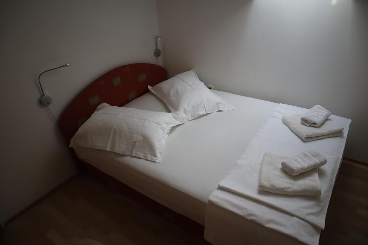 Apartments Iva Und Franka Omiš Dış mekan fotoğraf