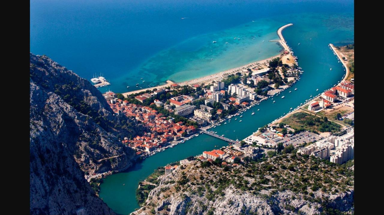 Apartments Iva Und Franka Omiš Dış mekan fotoğraf