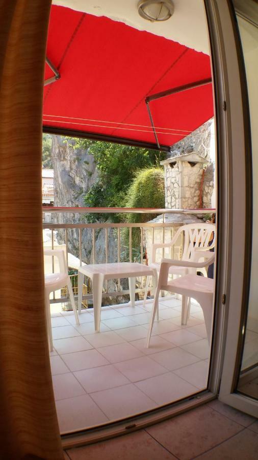 Apartments Iva Und Franka Omiš Dış mekan fotoğraf