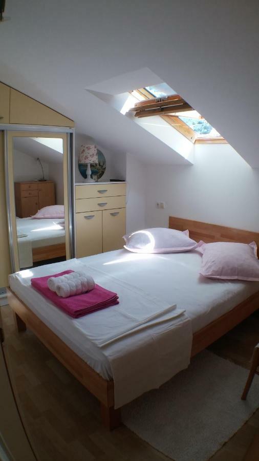 Apartments Iva Und Franka Omiš Dış mekan fotoğraf