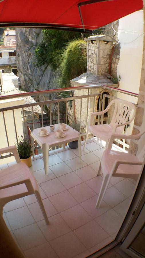 Apartments Iva Und Franka Omiš Dış mekan fotoğraf