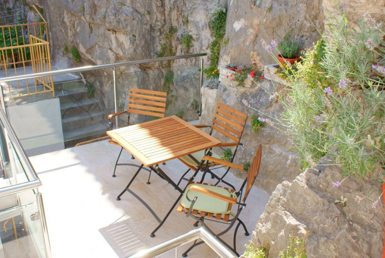 Apartments Iva Und Franka Omiš Dış mekan fotoğraf