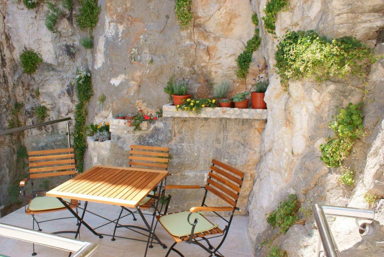 Apartments Iva Und Franka Omiš Dış mekan fotoğraf